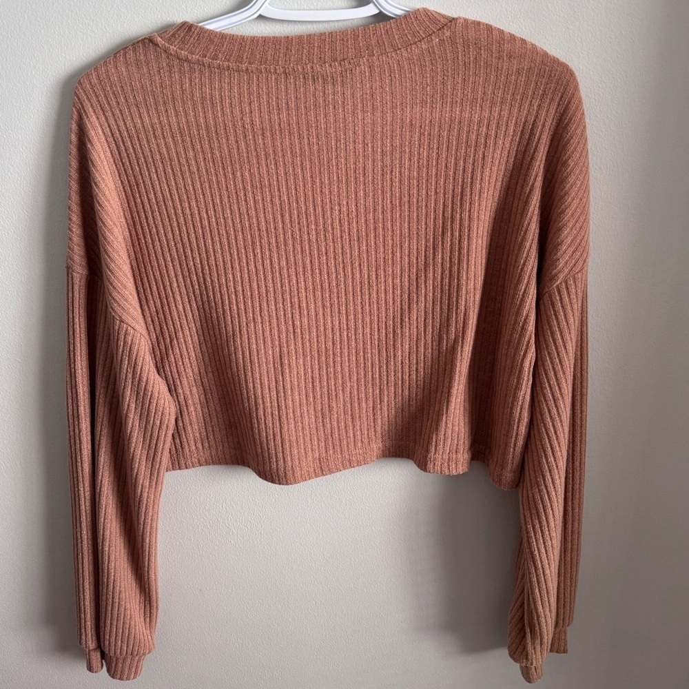 SHEIN Ribbed V-Neck Top - Picture 3 of 3